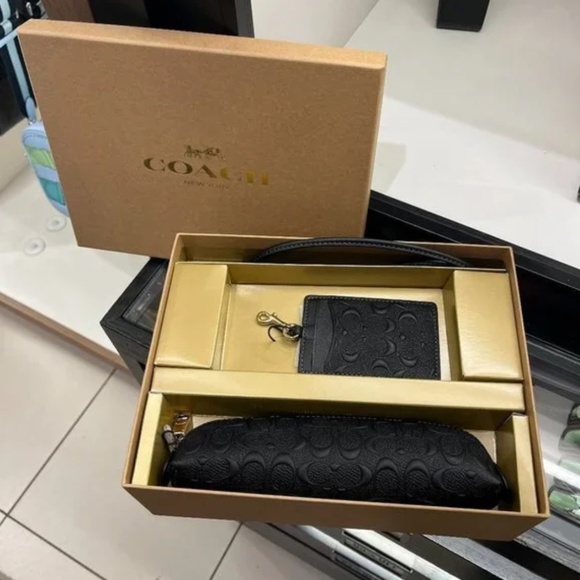 Coach Boxed Pencil Case And Id Lanyard Set In Signature Leather - Picture 3 of 3